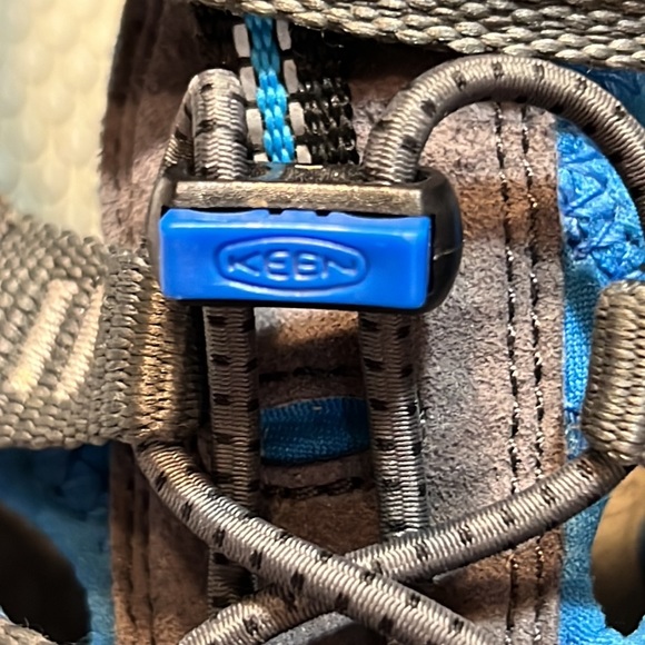 Keen Newport H2 Blue and Gray Sandals - Picture 15 of 16